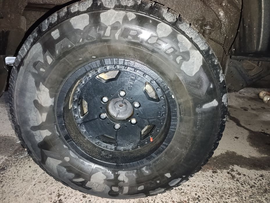 Резина с дисками 6-139.7 R15. Вылет -15