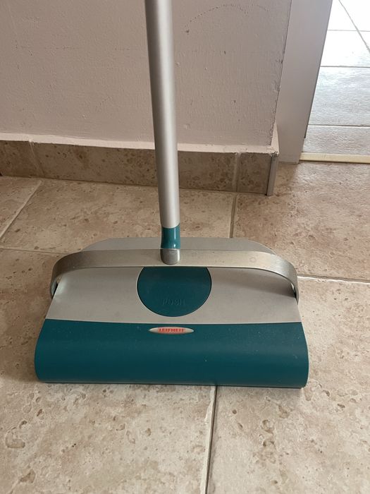 Ръчна подочистачка