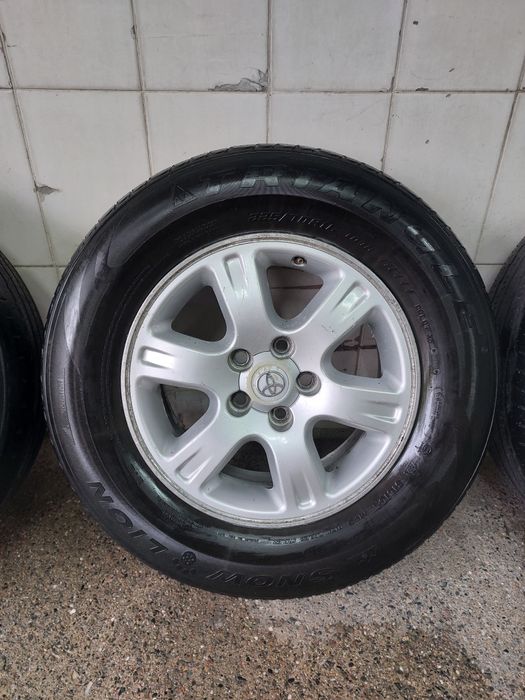 Диск Лексус тойота с шинами