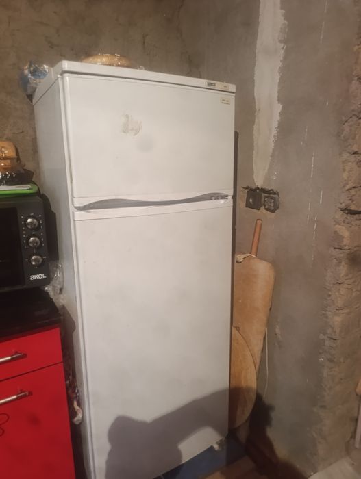 Холодильник б/у 1 жыл қолданыста болған