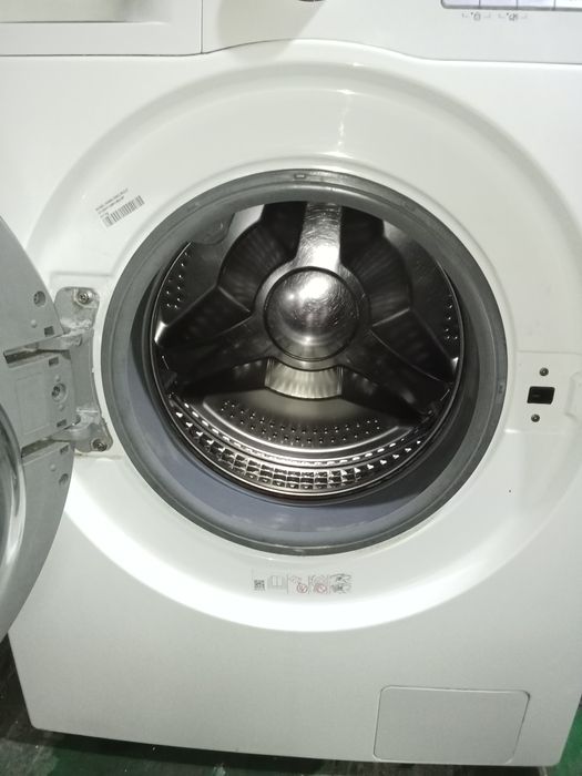 Samsung 6 кг стиральная машина рабочая продается.