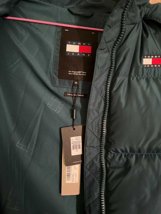 Ново оригинално зимно пухено яке Tommy Jeans Alaska размер ХС отг на С