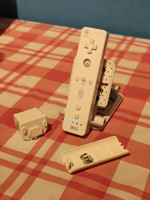 Wii remote + Motion Plus