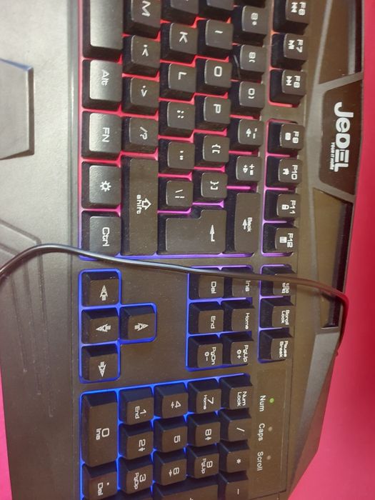 светеща клавиатура