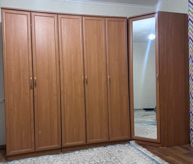 Продаётся  шкаф.