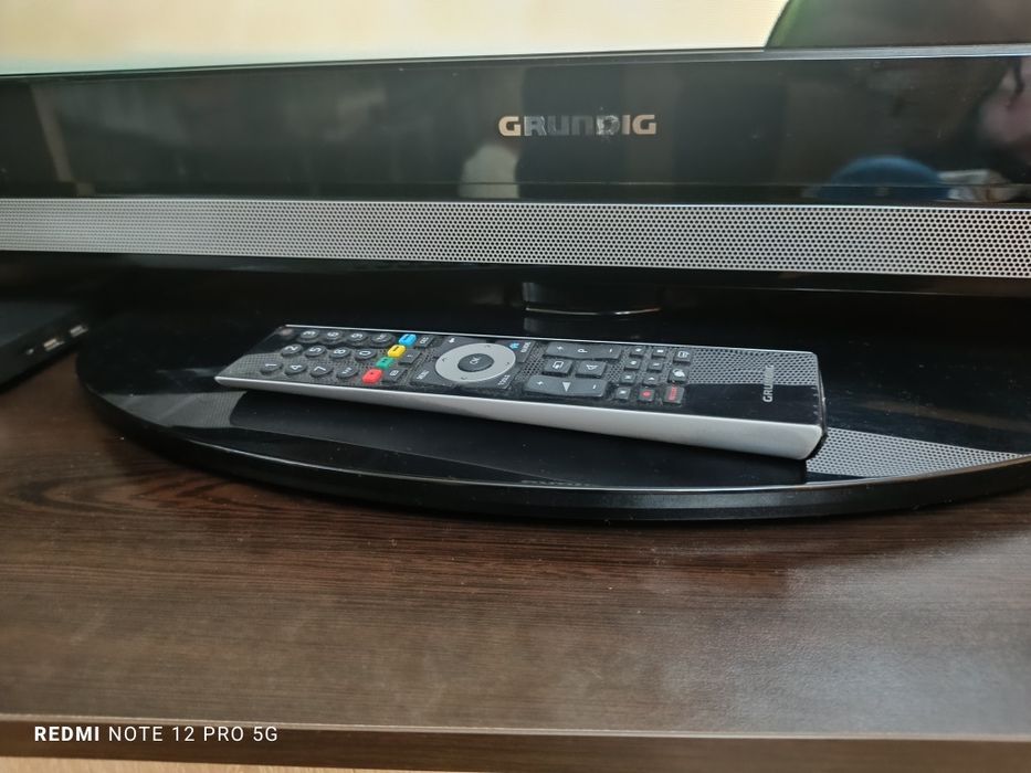 Телевизор Grundig 42 инча