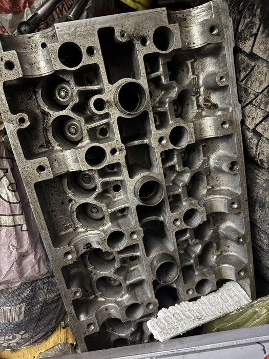 Продам ГБЦ мерс 2.3