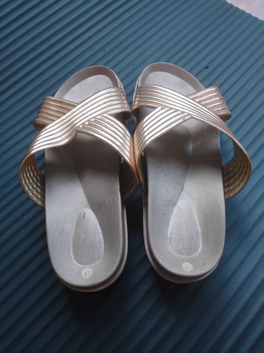 Дамски летни чехли / сандали