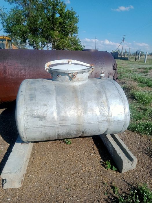 Продам алеминеву бочку