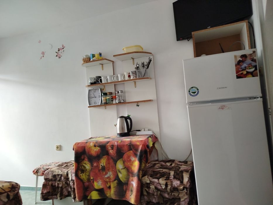 Нова  цена Продавам стая в Слънчев бряг  блока до пожарната в близост до автогара център  и недалеч от морето