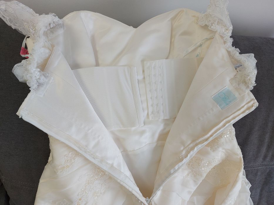 Vand rochie de mireasa Marithe