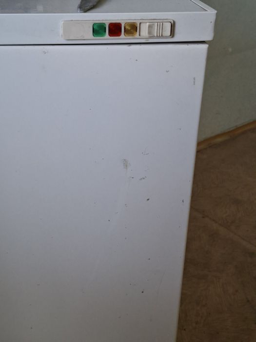 Congelator vertical Arctic 4212 E – funcțional