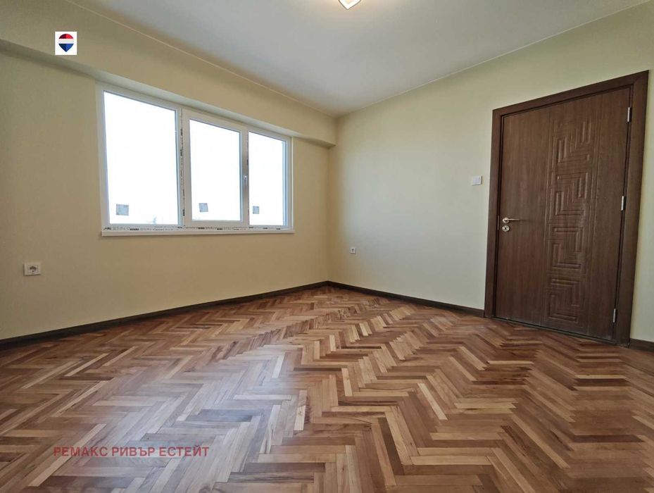 Двустаен апартамент за продажба кв. Родина 2