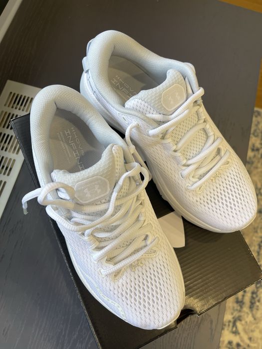 Кроссовки under armour