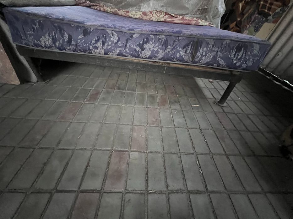 Тапчан (уличная кровать)