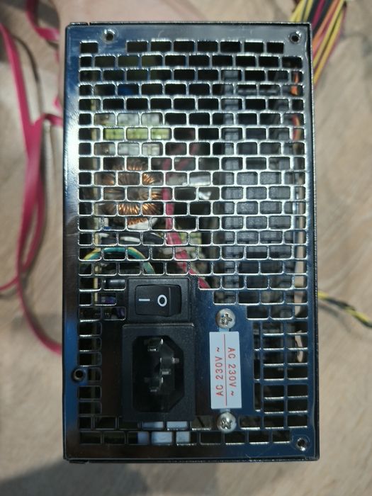 Блокпитания Huntkey