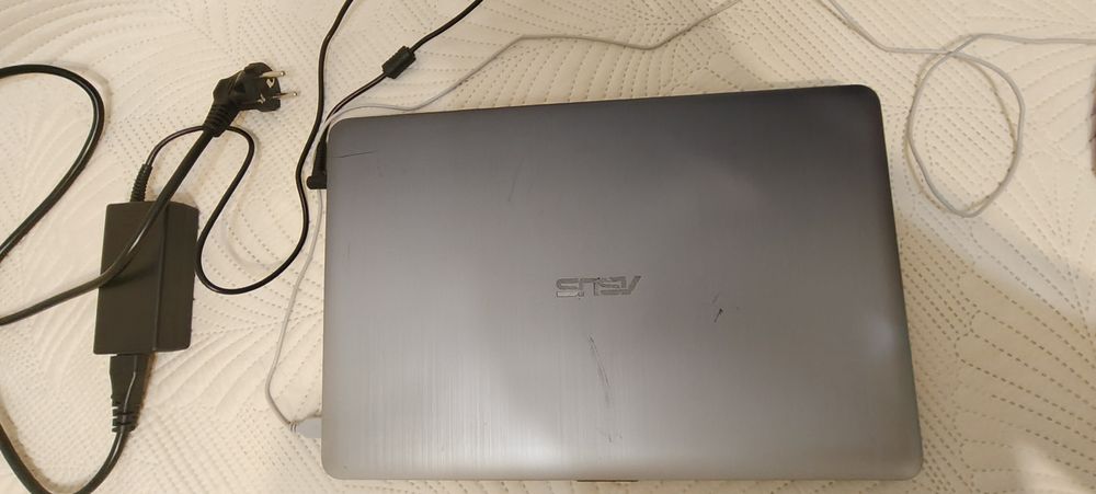 Ноутбук Asus продается