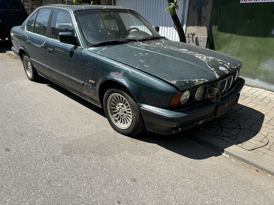 БМВ Е34 бензин на части. Може и цяло.