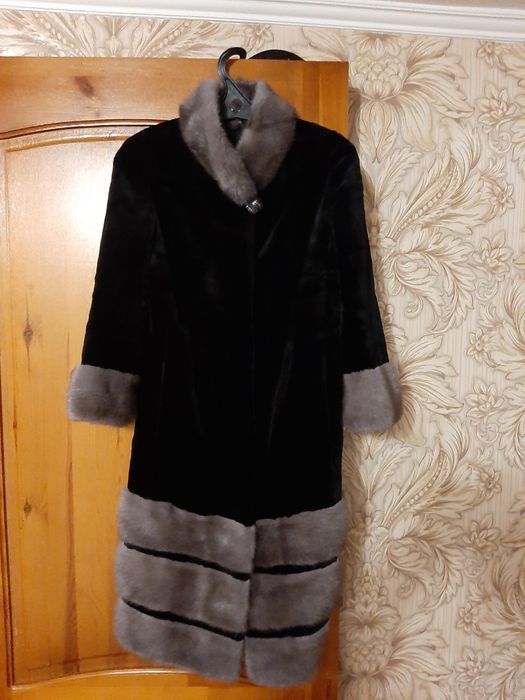 Продам норкувую шубу