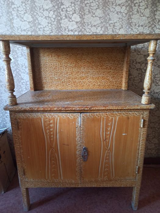 Продам тумбочку-антресоль