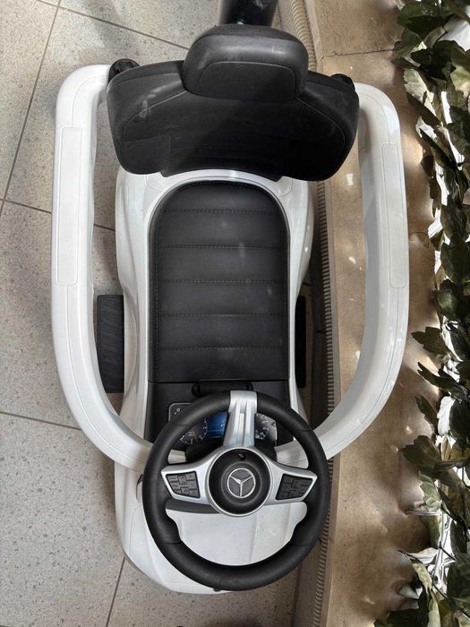 КАТО НОВА Количка за яздене и бутане (Ride-on) Мерцедес