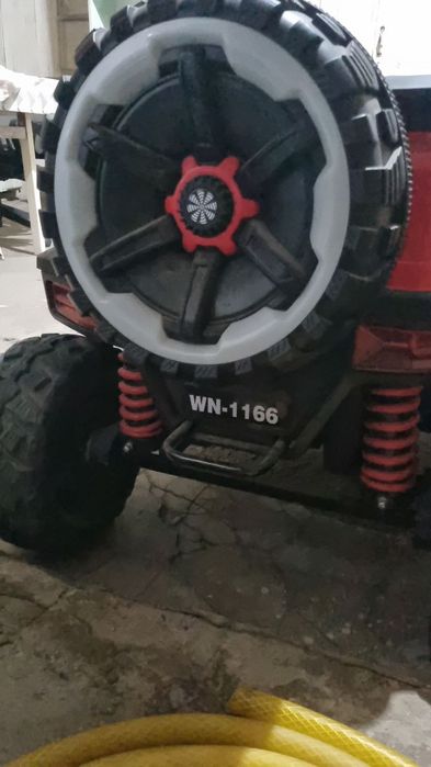 Электромобиль детский