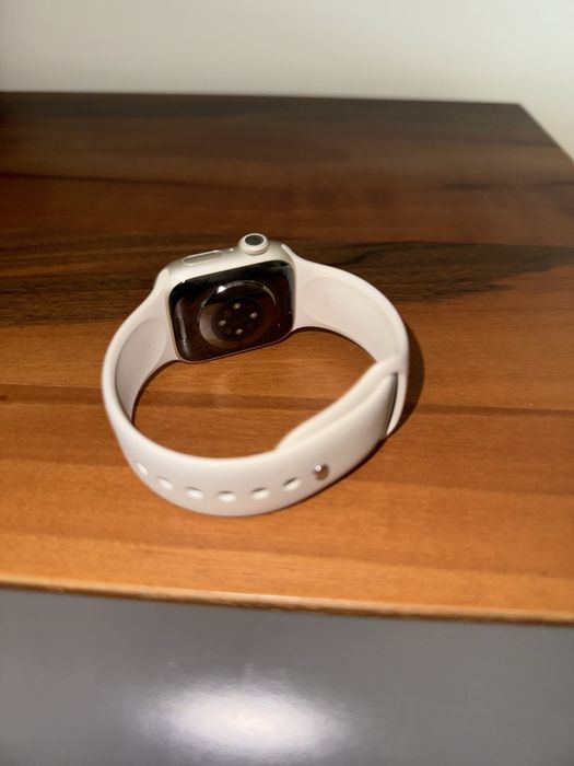 Apple Watch 7, GPS, Carcasa Starlight Aluminium 41mm, Starlight Band