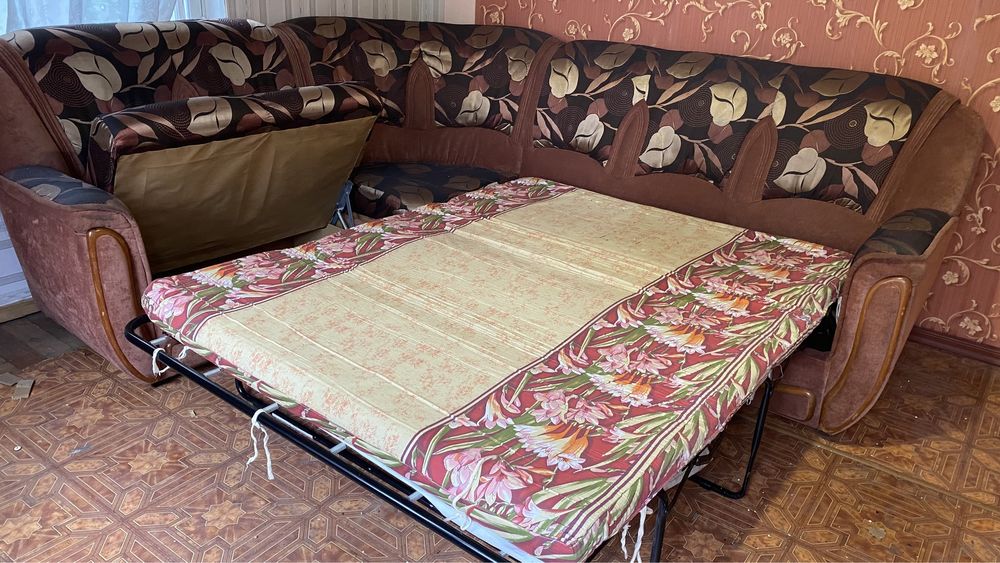 Продам диван раскладной и кресло