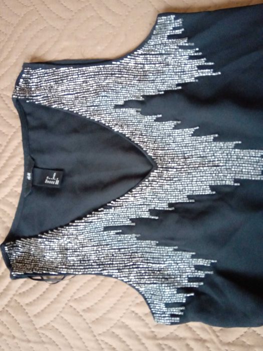 Къса черна рокля от H&M