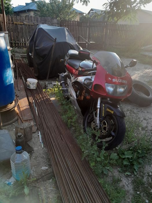 Vând  Suzuki gsxr 750
