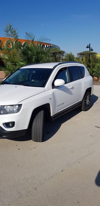 Vând jeep compass