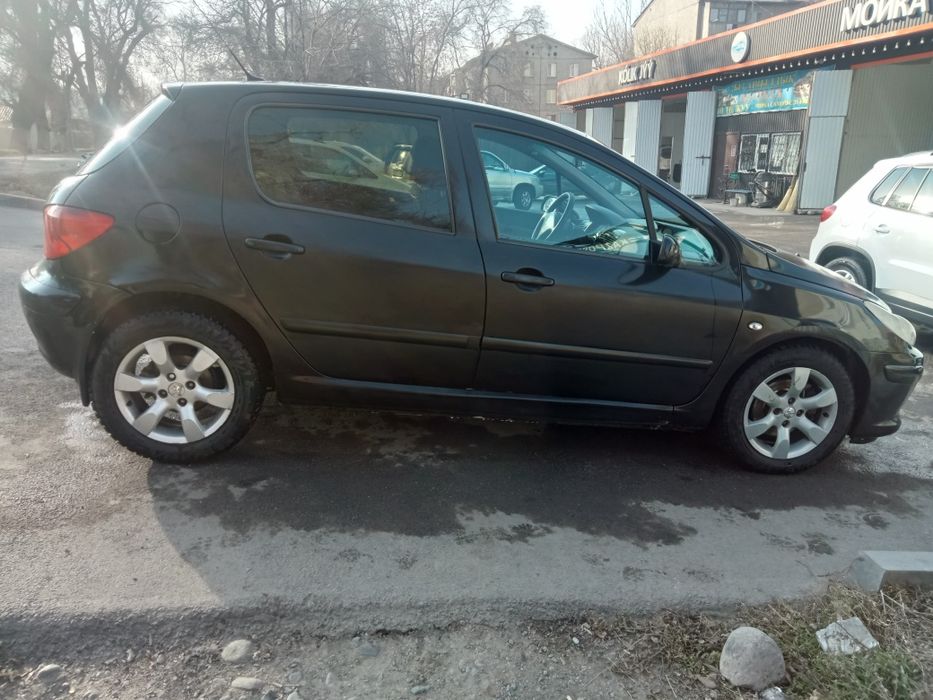 Продам срочно Пежо 307..Автомат