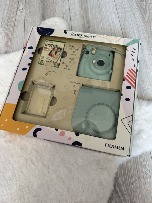 Instax mini 11 с сумкой и рамкой