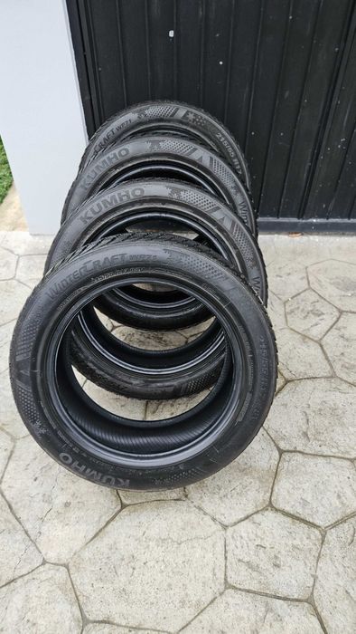 Set 4 anvelope iarna Kumho WinterCraft WP71 215 55 r17 98V XL M+S Fulg