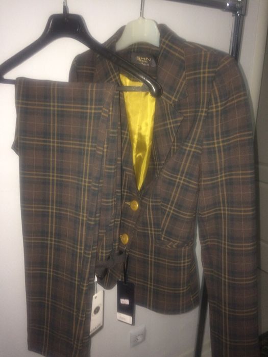 Брючный костюм