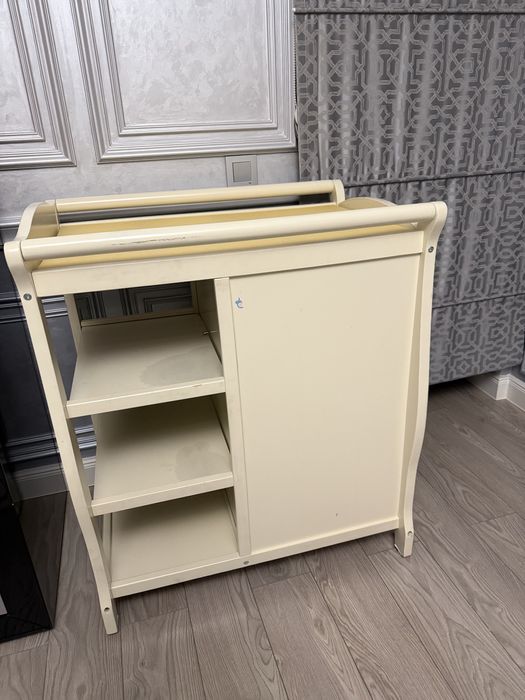 Пеленальный стол