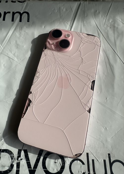 IPhone 15 за части