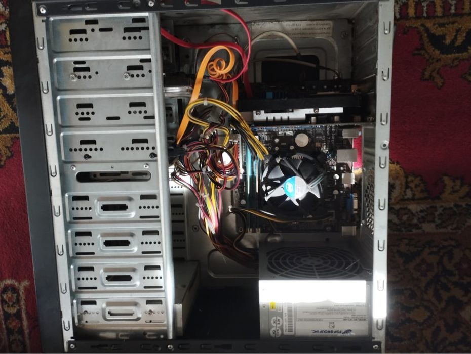 Продам полностью Комп с аксессуарами