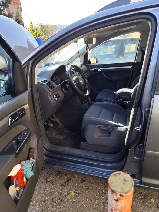 Volkswagen Touran 2005 diesel, 2.695 € — imagine 5