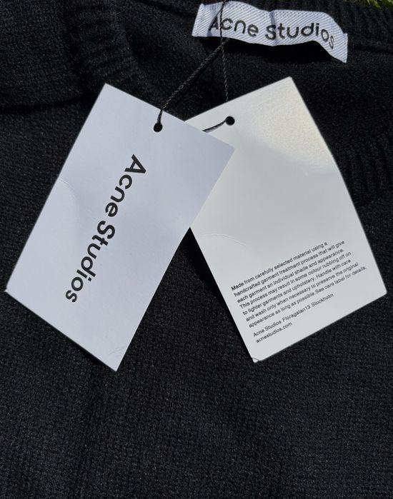Acne Studios Bluza Neagra Cropped