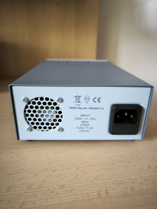Стабилизиран токоизправител VOLTCRAFT FSP 1212 Настолен захранващ блок 11 - 15 V DC 12 A