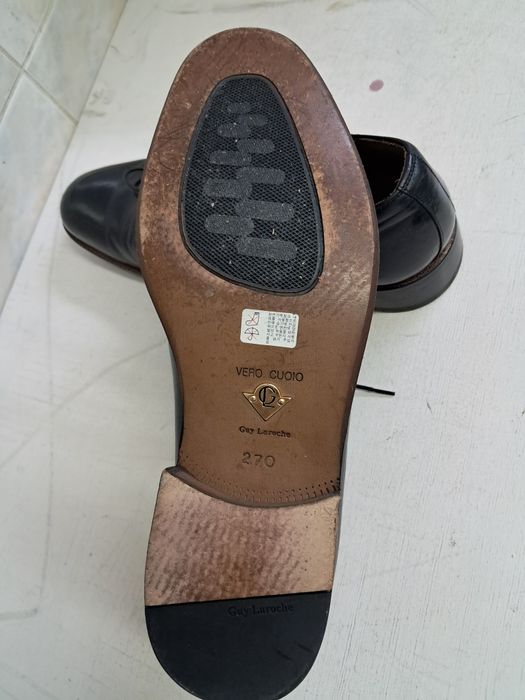 Продам мужские оригинальные туфли  Guy Laroche