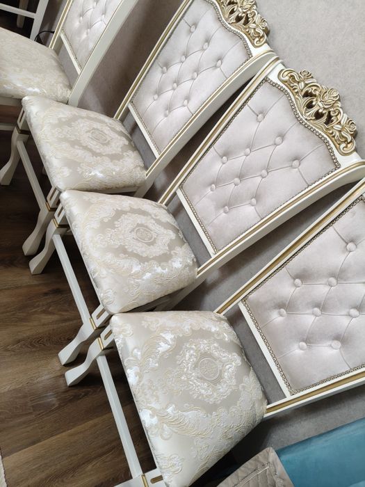 Продам стол и стульев