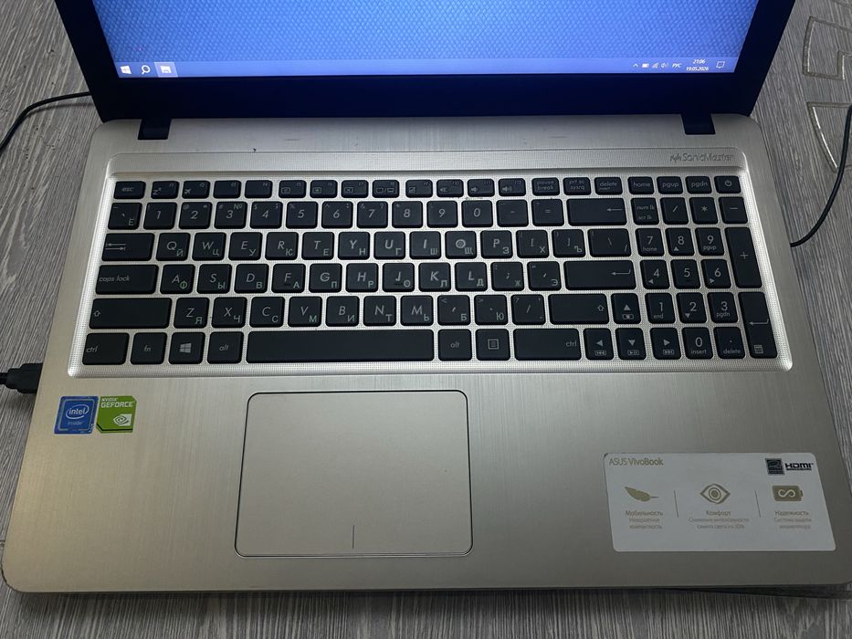 Asus VivoBook xolati zo’r, hamma joyi ishlaydi narxini kelishamiz.