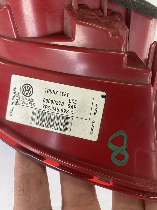 Lampa stanga pe haion portbagaj VW Touareg 2010-2016