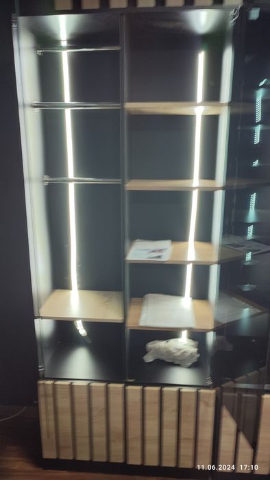 Шкафы для магазинов