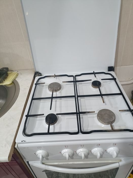 Продам газовую плиту