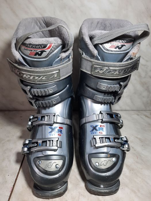 Clapari ski schi Nordica mondo 25-25,5 corespunde mărimii 38,5-39,5.