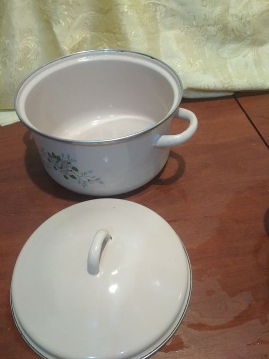 Продам эмалированные  и алюминиевые кастрюли