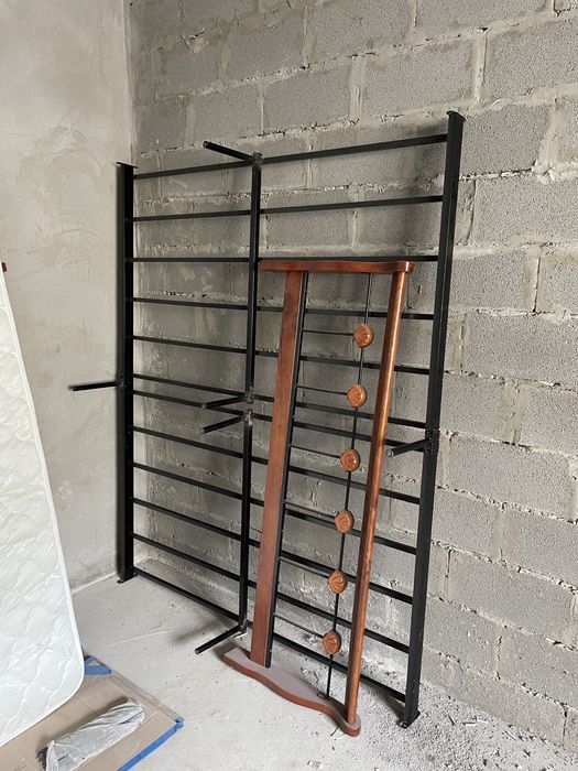 Матрас с кроватью